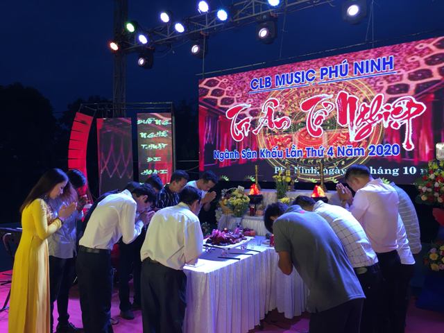 Nghệ sĩ Phú Ninh gặp mặt tri ân tổ nghiệp ngành sân khấu