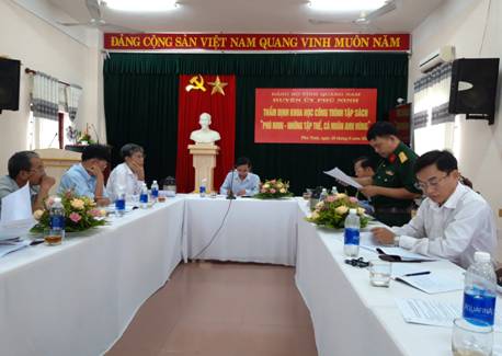 Thẩm định tập sách "Phú Ninh- Những tập thể, cá nhân Anh hùng"