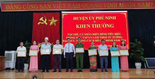 Tổng kết 10 năm thực hiện Chỉ thị 05 về đẩy mạnh học tập và làm theo tư tưởng, đạo đức, phong cách Hồ Chí Minh
